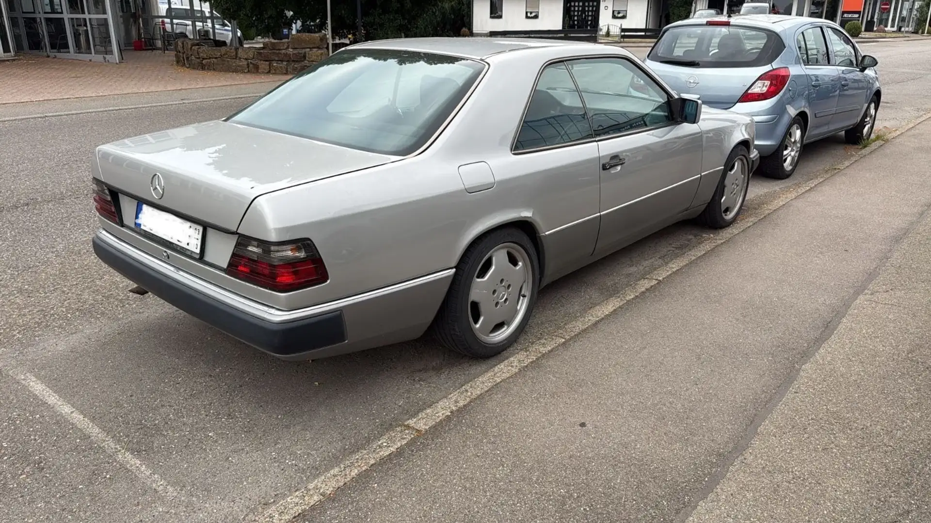Mercedes-Benz E 230 - TÜV-07-2026-GARAGEN FAHRZEG- Gris - 1