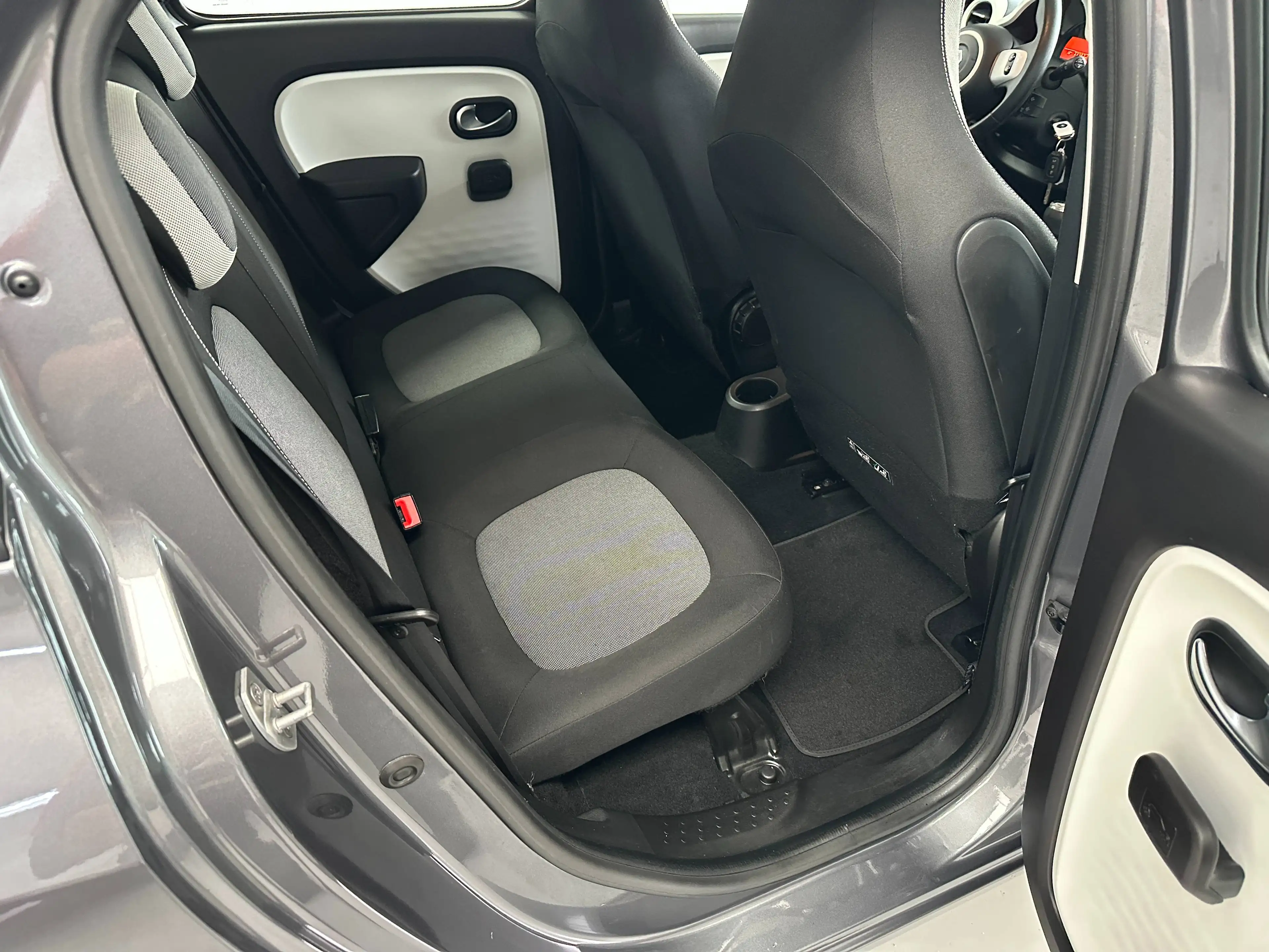 Renault Twingo 1.0i AIR-CO+Bluetooth+Capteurs de parking. GARANTIE COMPLETE 1AN — photo 11