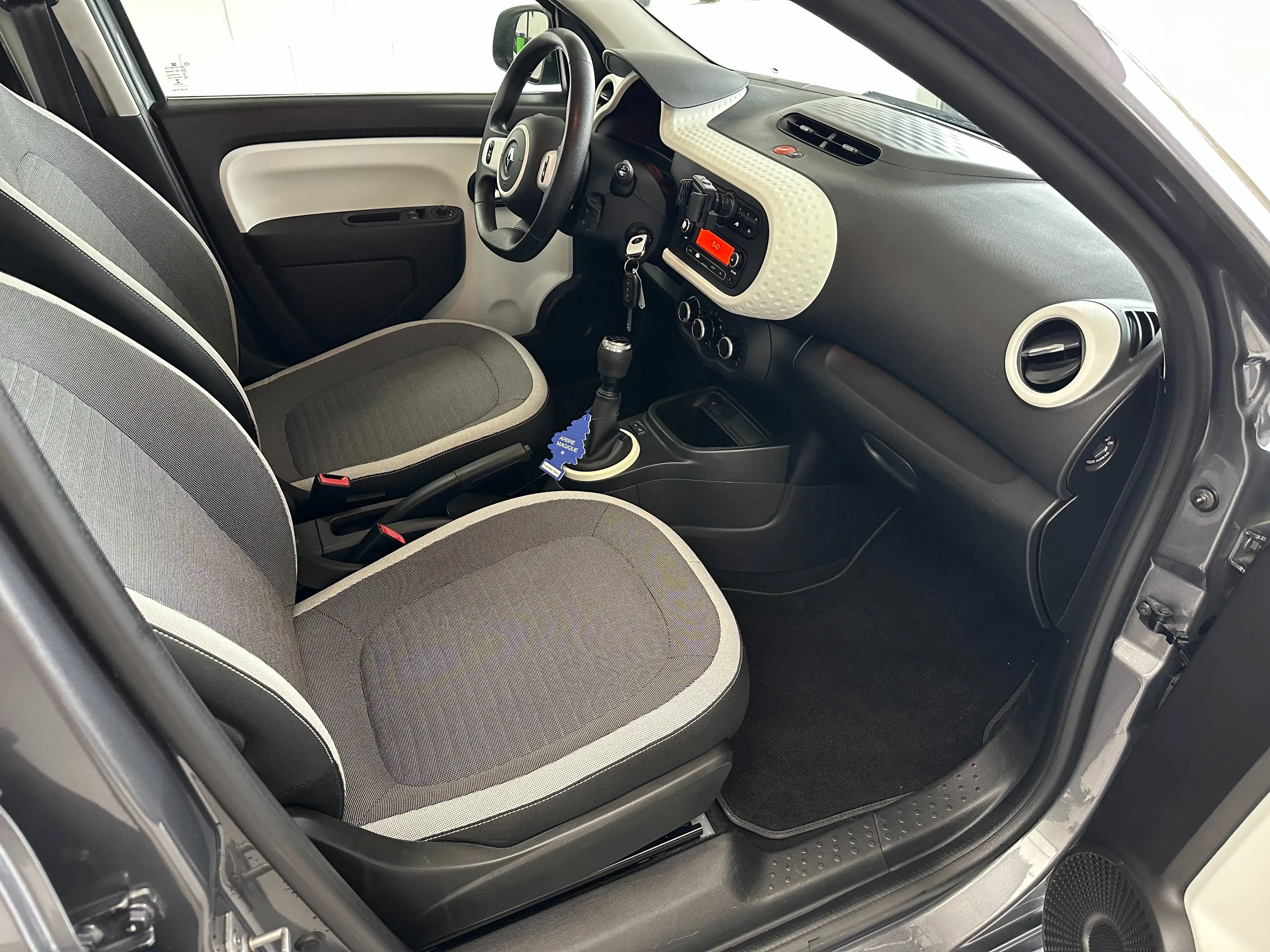Renault Twingo 1.0i AIR-CO+Bluetooth+Capteurs de parking. GARANTIE COMPLETE 1AN — photo 10