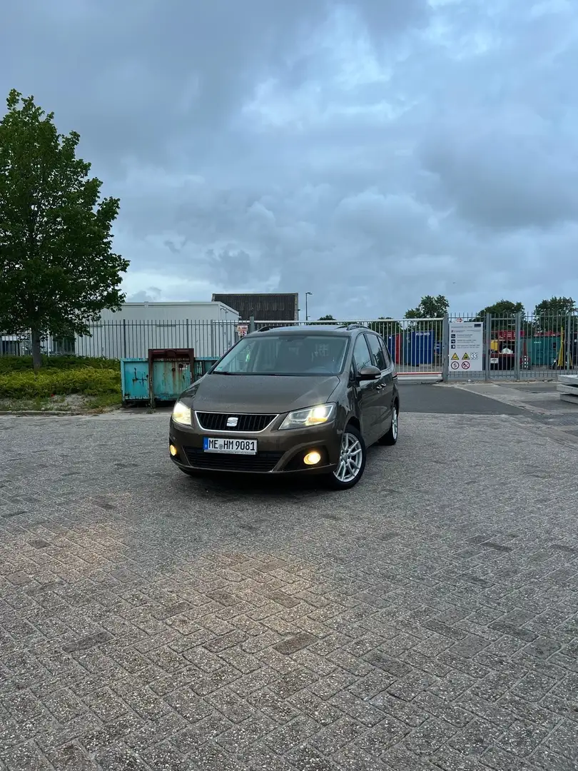 SEAT Alhambra 2.0 TDI Ecomotive DSG Style Braun - 1