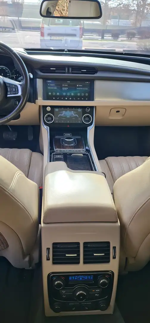 Jaguar XF Portfolio Grau - 2