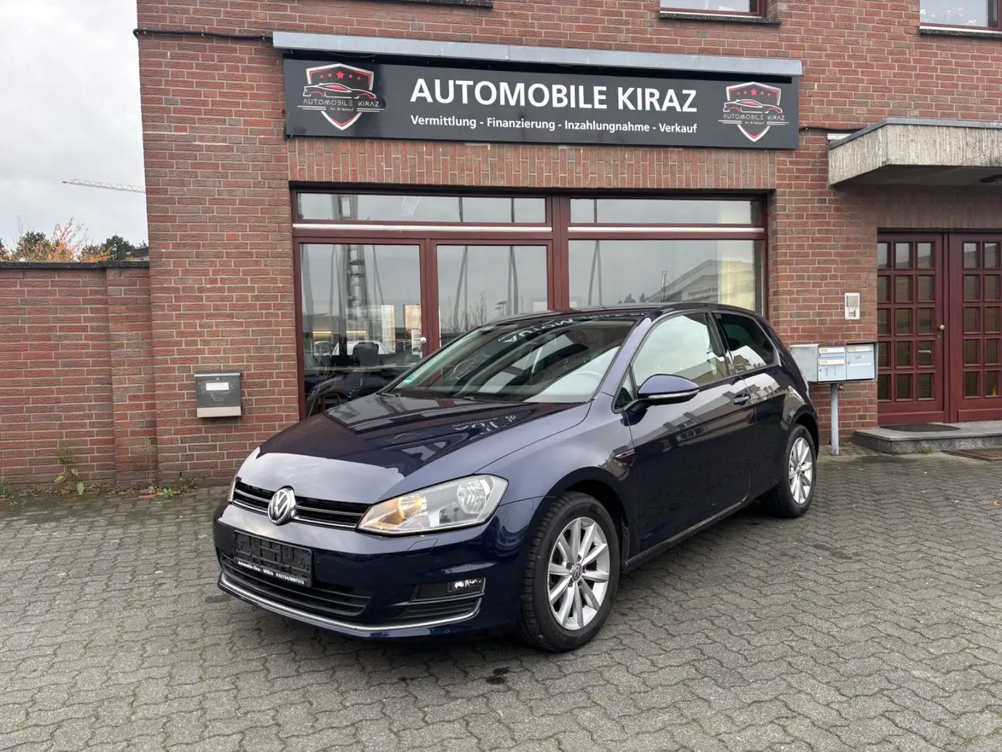 Volkswagen Golf VII Lim. Lounge SHZ TEMP NAVI PDC GARANTIE Bleu - 1
