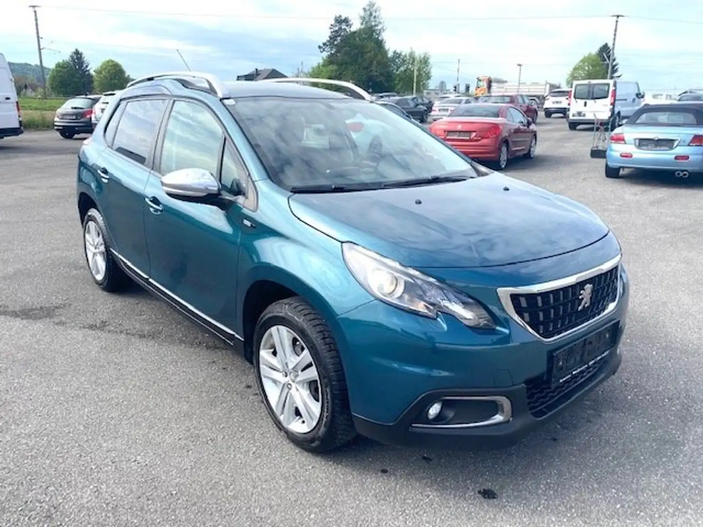 Peugeot 2008 1,6 BHDI NAVI SERVICEHEFT 2BESITZ Grün - 1