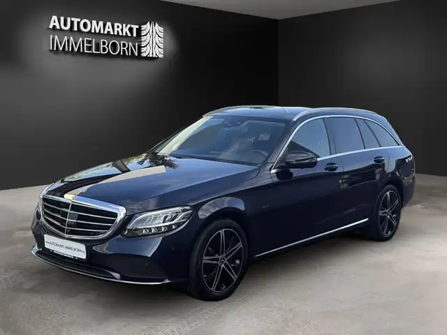 Mercedes-Benz 300 view 4