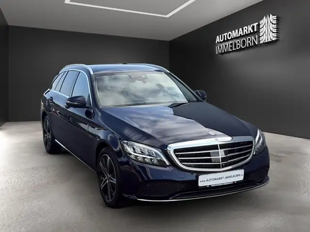 Mercedes-Benz 300 view 2