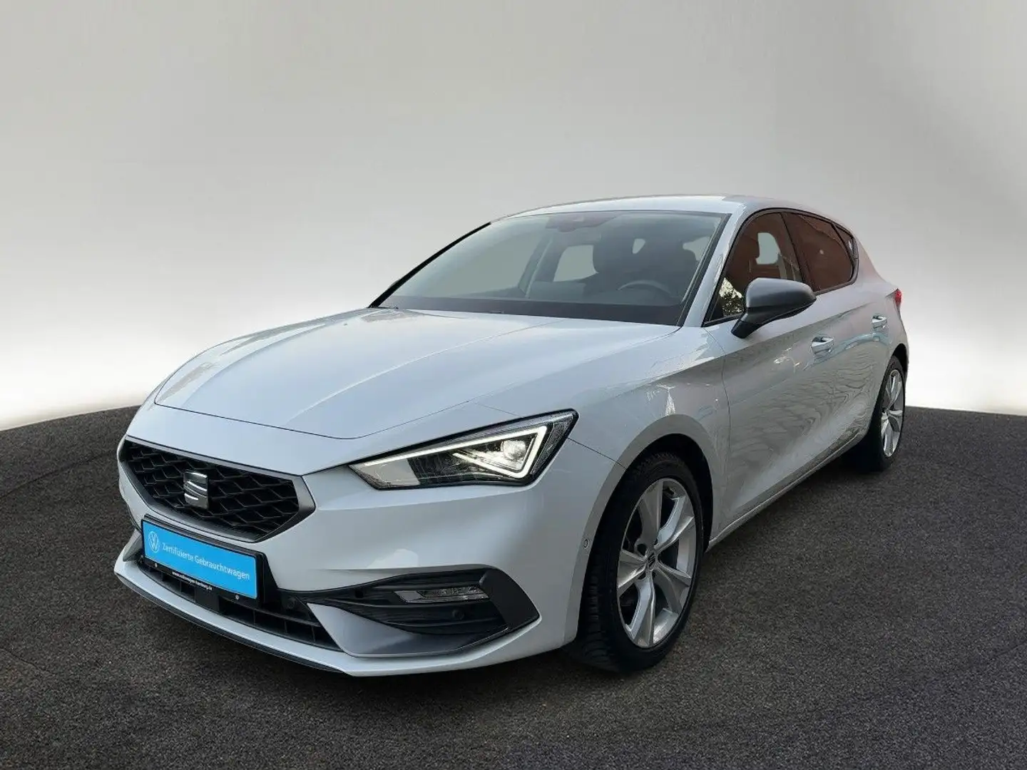 SEAT Leon 1.5 eTSI FR DSG Navi ACC CarPlay MatrixLED Weiß - 2