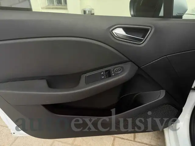 Renault Clio view 11