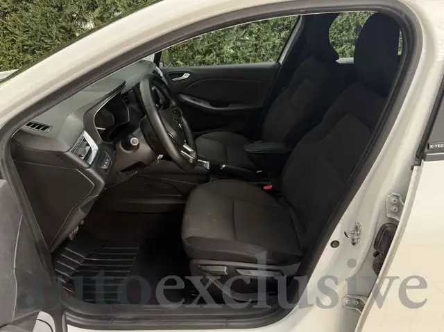 Renault Clio view 9