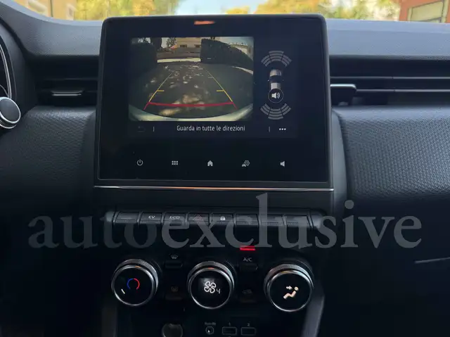 Renault Clio view 8