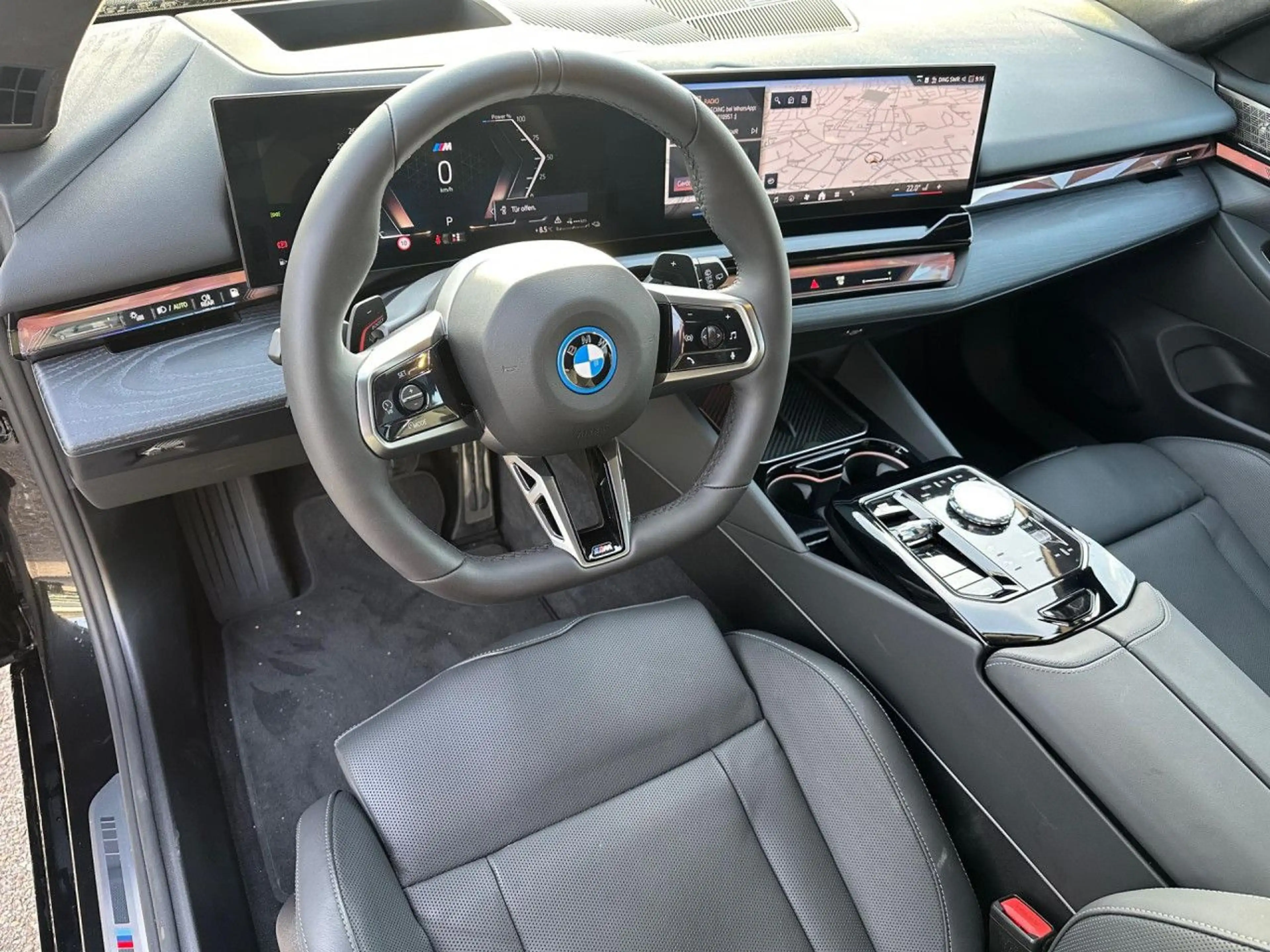 BMW 550 e xDr.M PRO M Multisitz.IntAktiv.Pano.B&W.AHK — photo 8