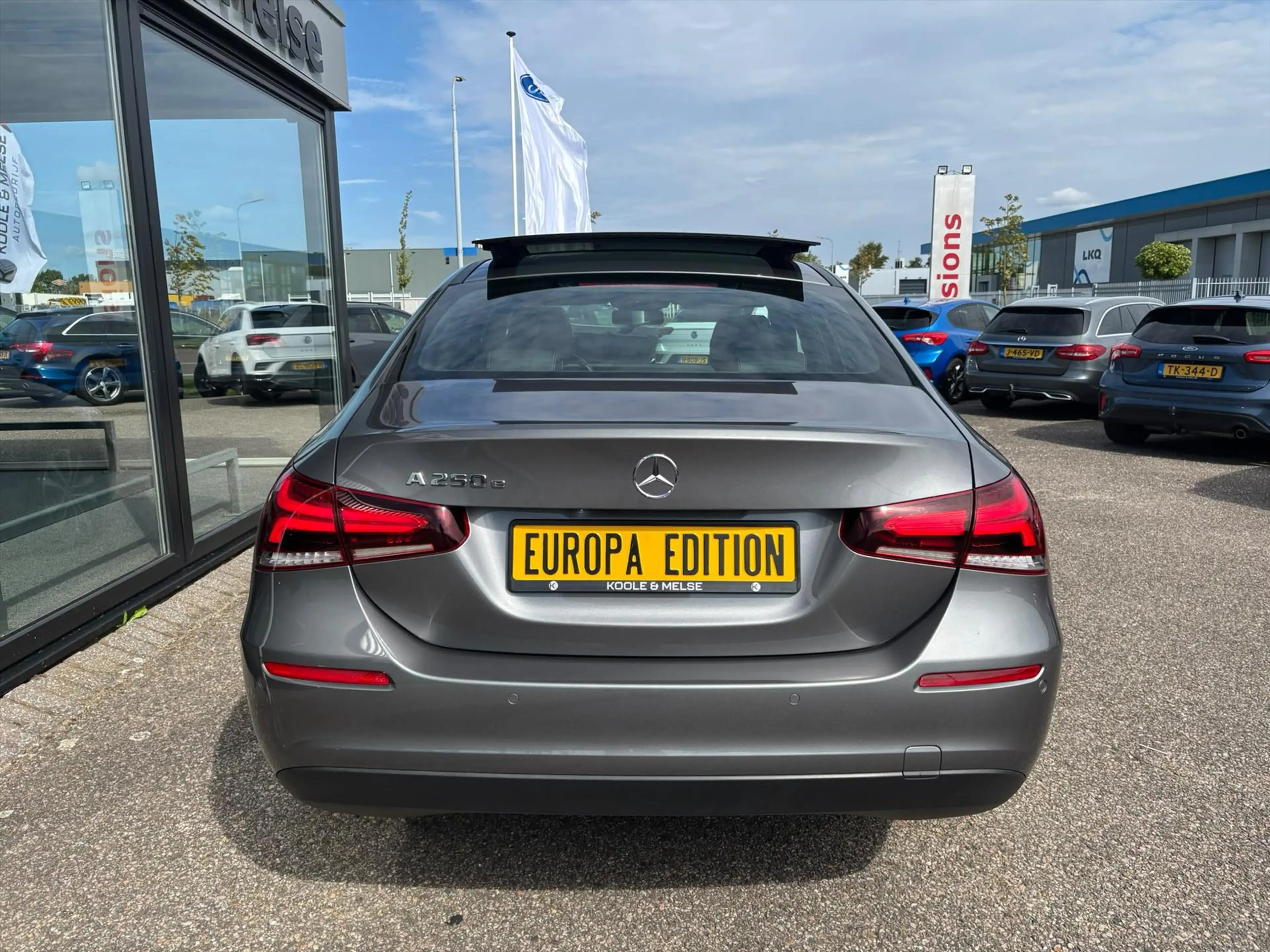 Mercedes-Benz A 250 A e 218pk 8G-DCT, Luxury line, Pano dak — photo 4