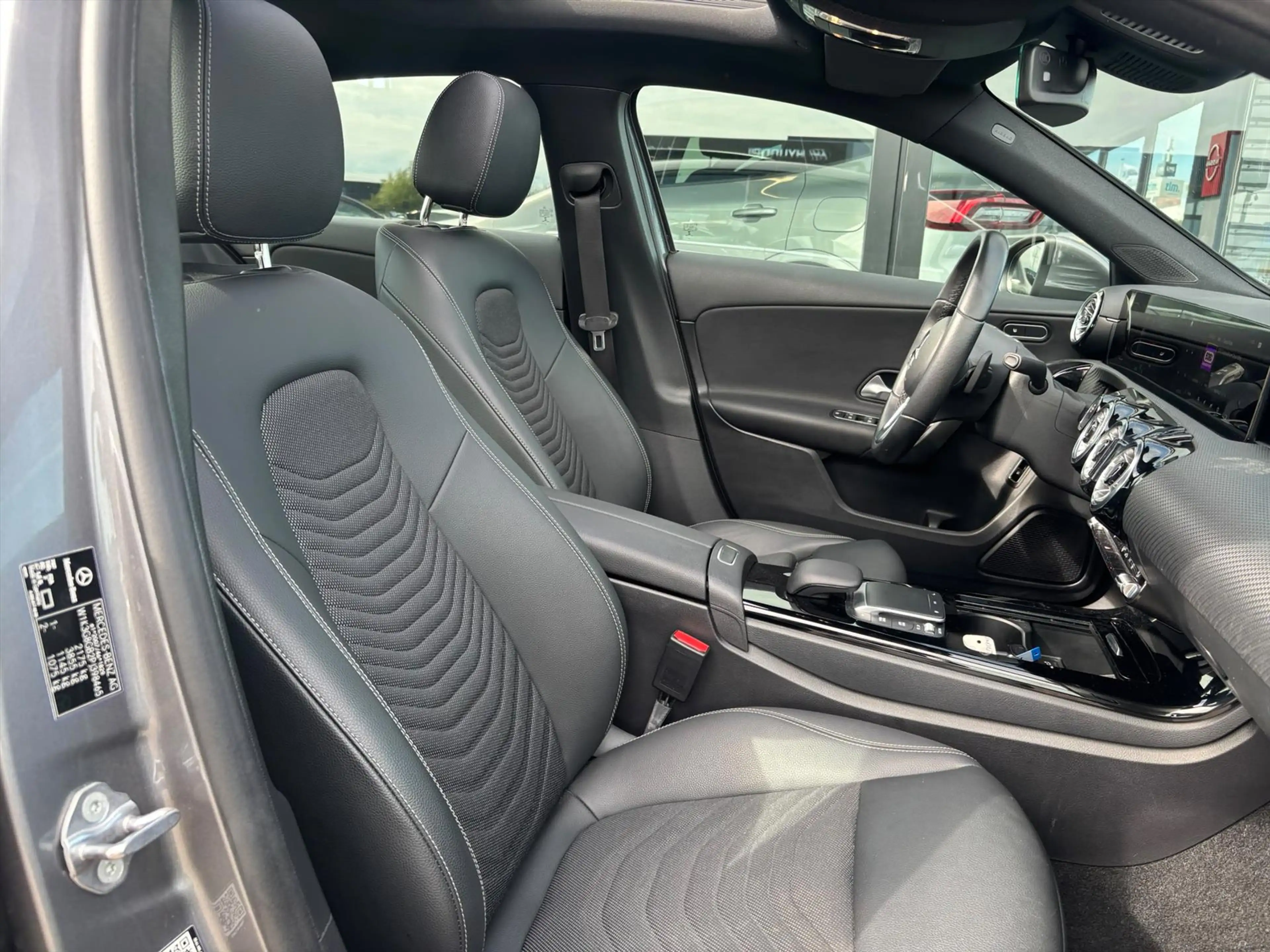 Mercedes-Benz A 250 A e 218pk 8G-DCT, Luxury line, Pano dak — photo 14
