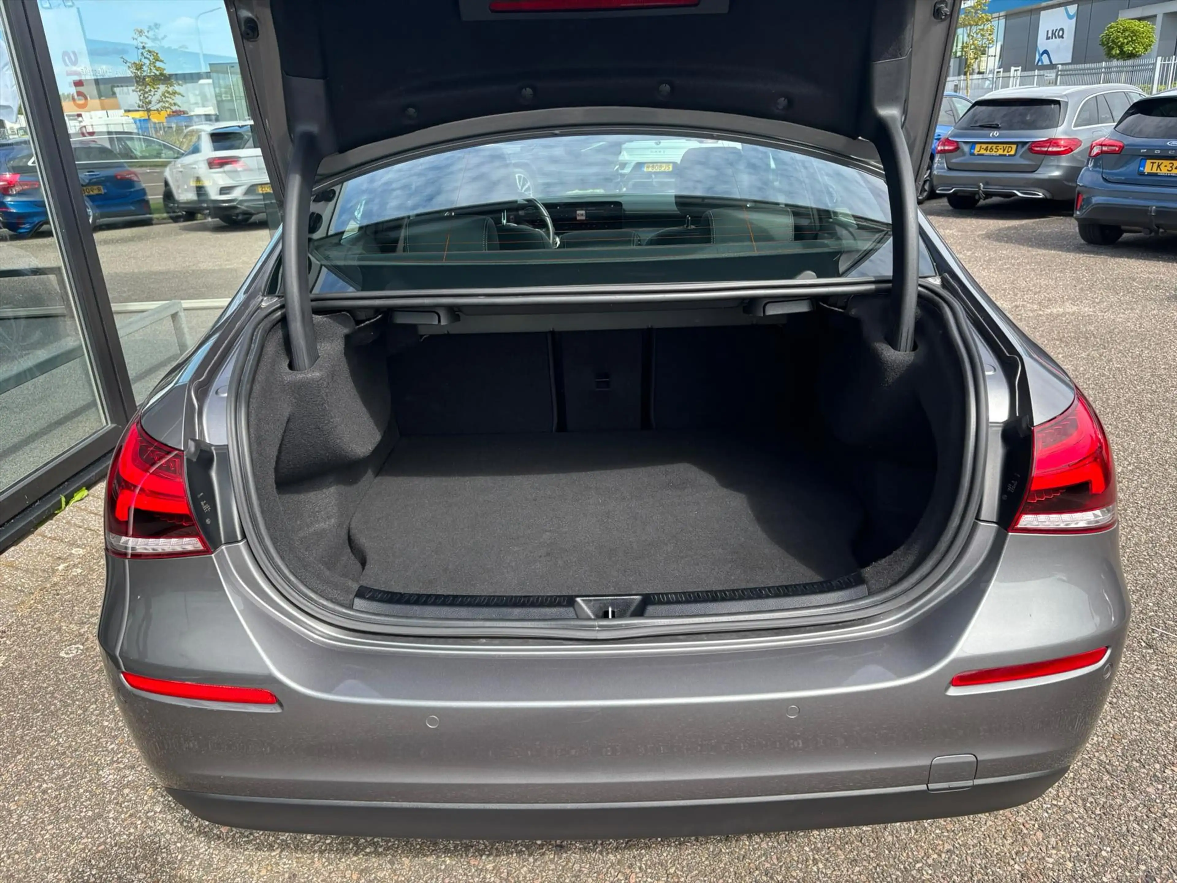 Mercedes-Benz A 250 A e 218pk 8G-DCT, Luxury line, Pano dak — photo 11