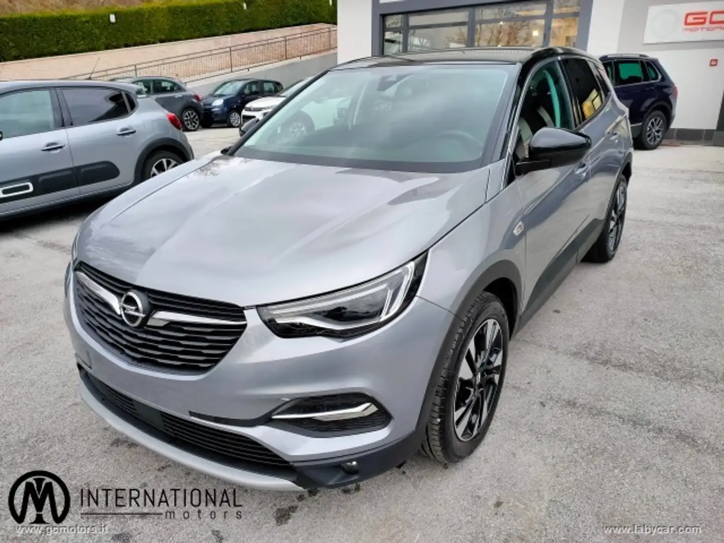 Opel Grandland X X 1.5 D Ecotec S&S aut. ULTIMATE srebrna - 1
