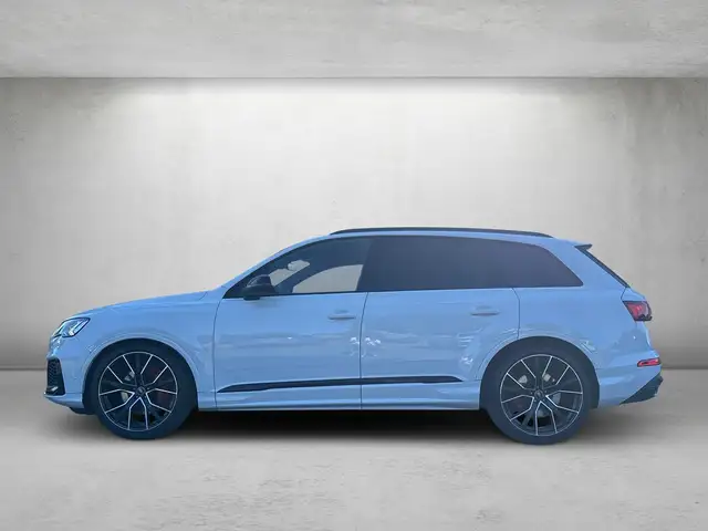 Audi Q7 view 2