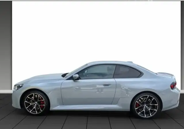 BMW M2 view 10