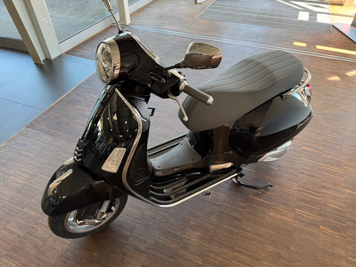 Vespa GTS 310 E5+ ABS sofort verfügbar Euro 5+ Czarny - 1