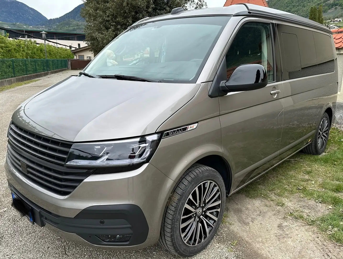 Volkswagen T6.1 California Beach Camper Beige - 1