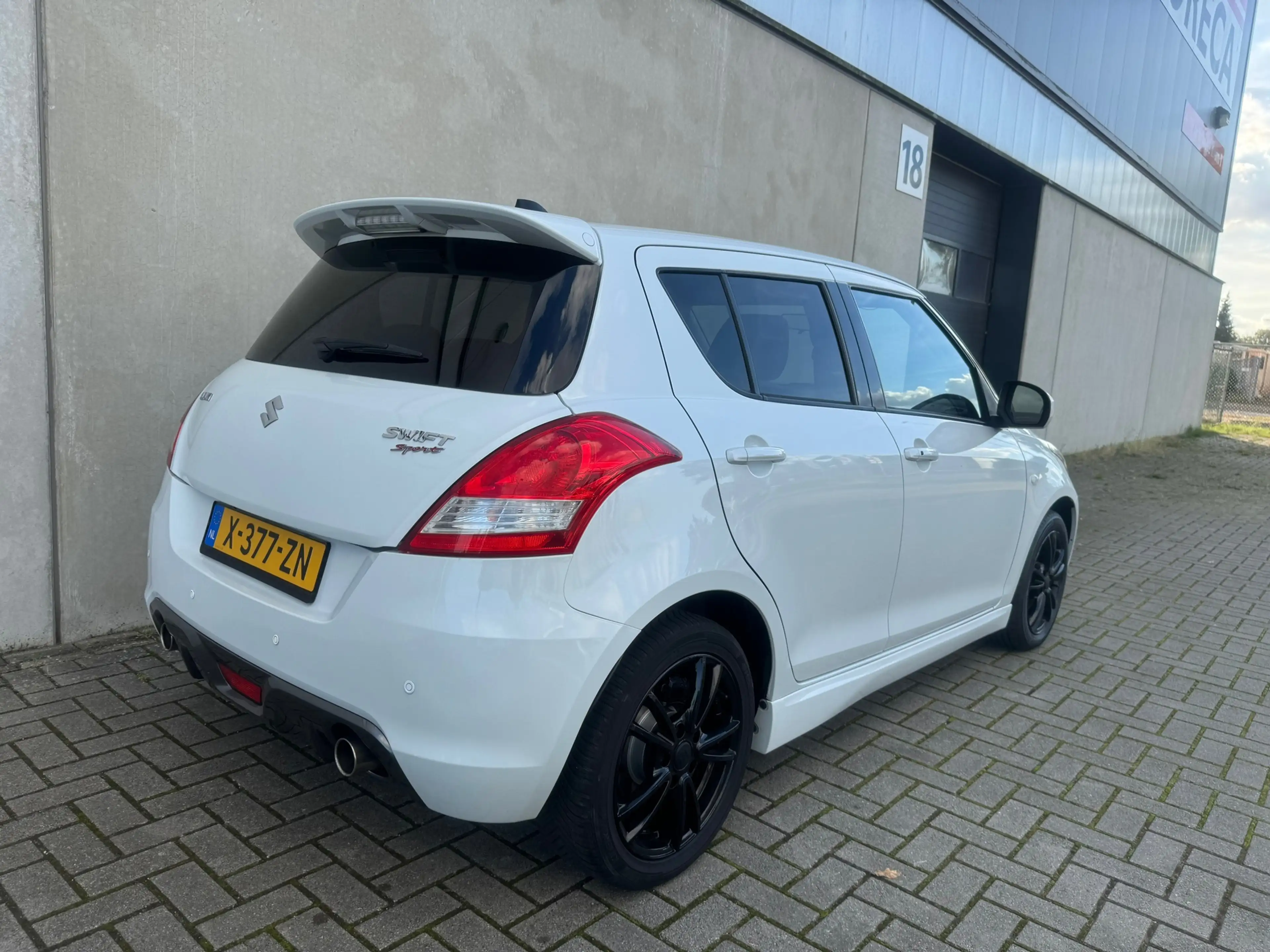 Suzuki Swift 1.6 Sport CRUISE LMV 136 PK SPORTPAKKET — photo 22