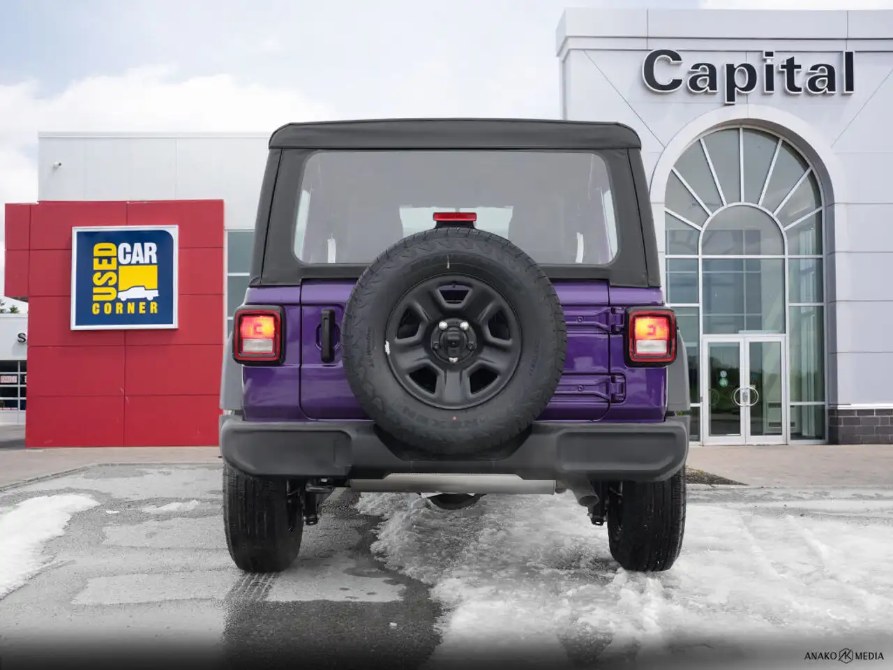 Jeep Wrangler photo Jeep Wrangler