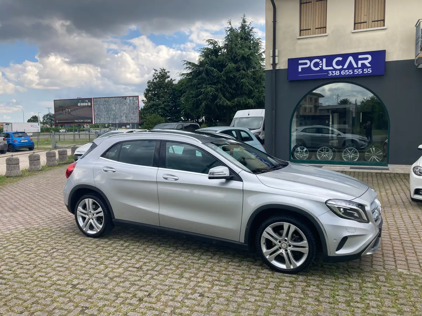 Mercedes-Benz GLA 200 Sport Automatica Panorama Cerchi X 18 Bílá - 1
