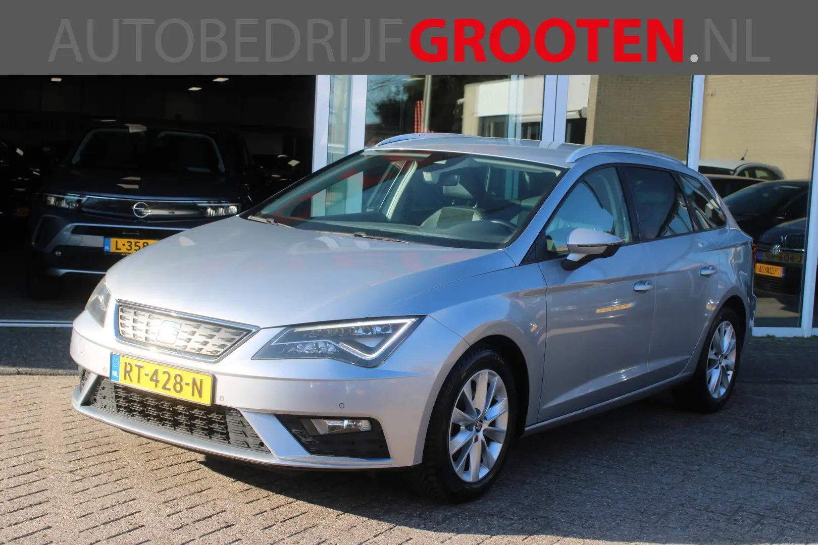 SEAT Leon ST 1.0 EcoTSI Style Business Intense Grau - 1