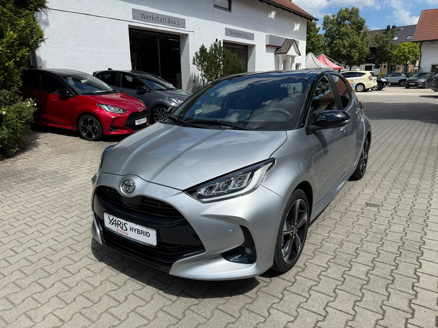Toyota Yaris Hybrid 130 1.5 Style Plus,JBL,Navi,Head-UP,Alu Silber - 2