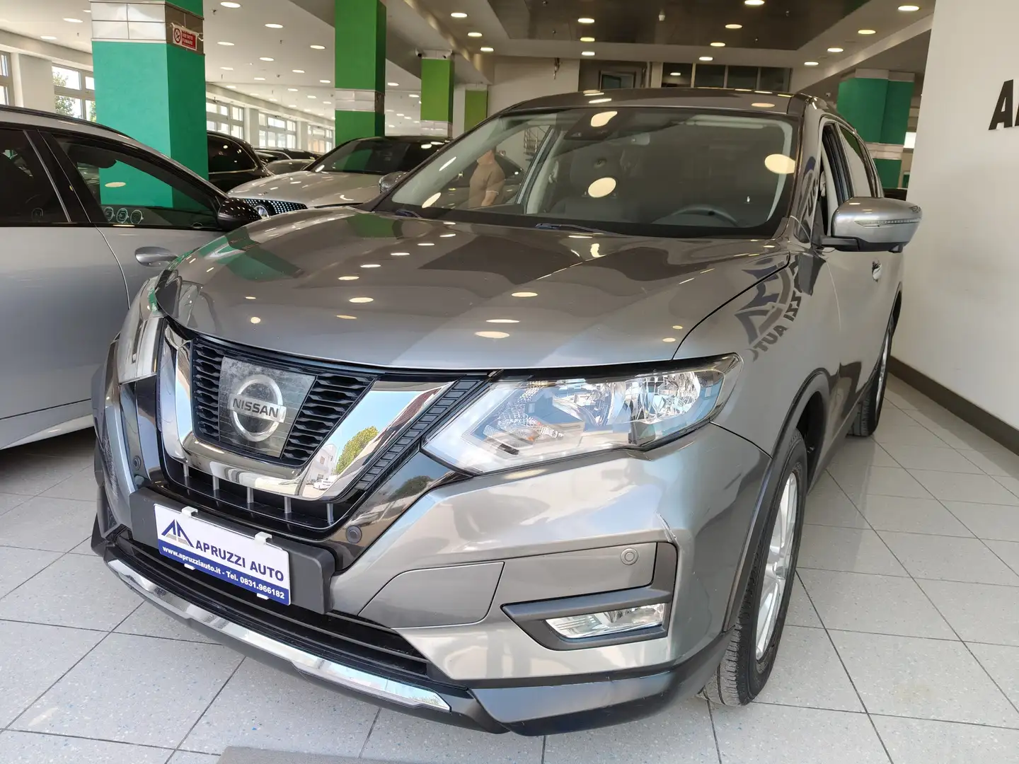 Nissan X-Trail 1.6 dci Business 2wd aut Gris - 2