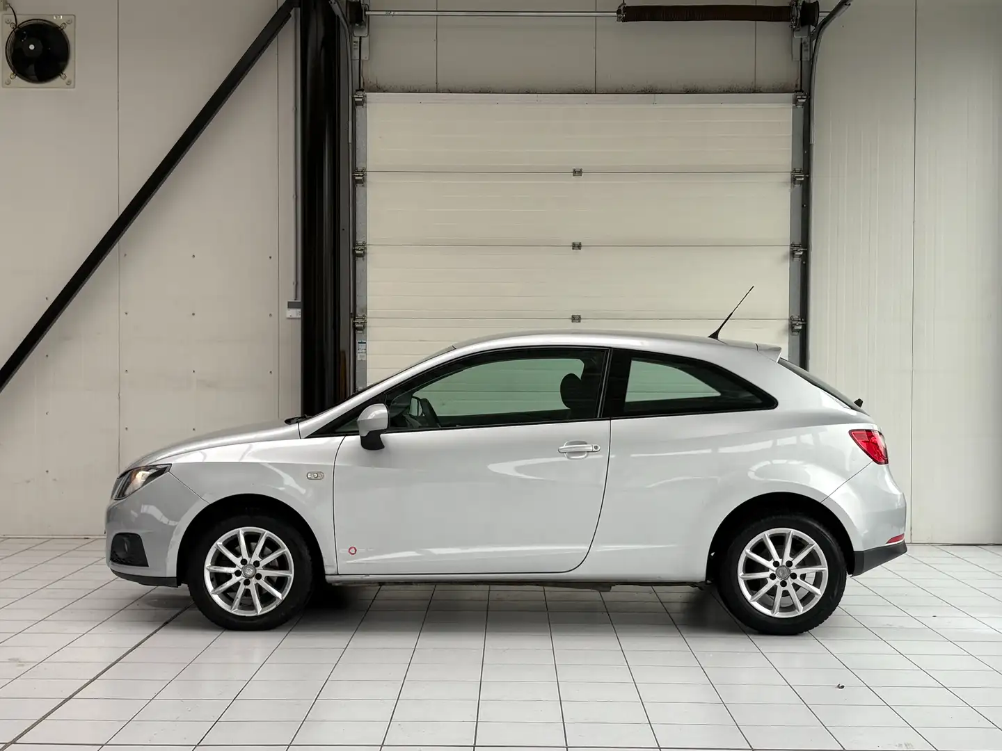 SEAT Ibiza Ibiza SC 1.2 TDi *1ER PROP * CLIM * CARNET * Gris - 2