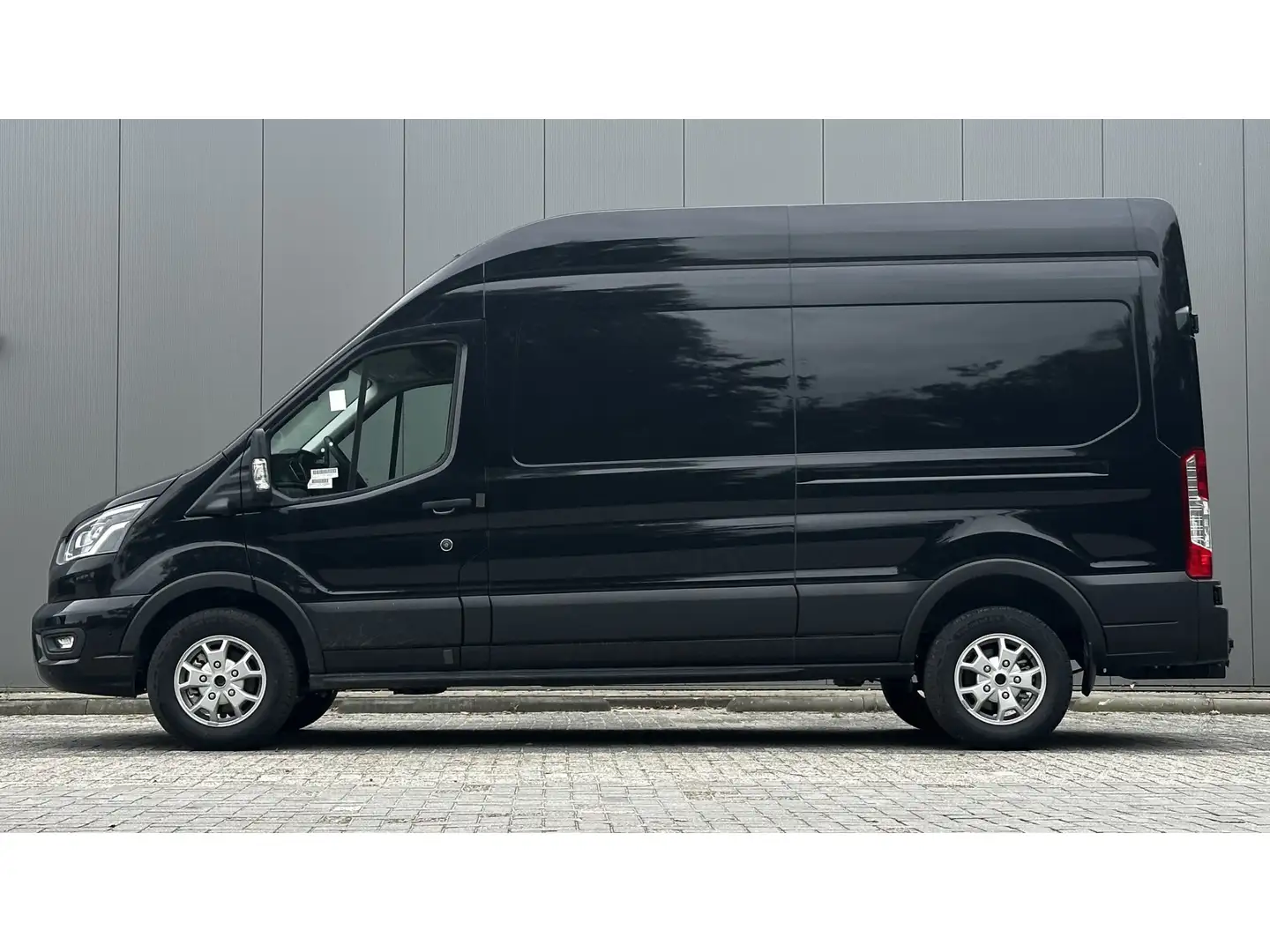 Ford Transit 350 2.0 170 pk TDCI L3H2 Limited | Driver Assistan Zwart - 2