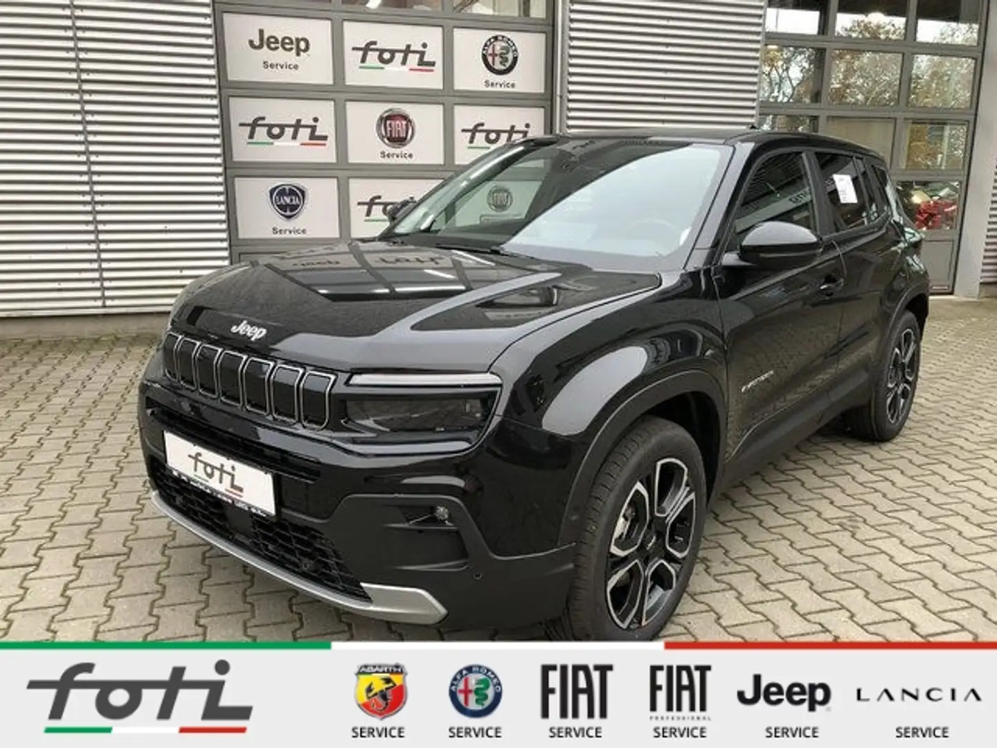 Jeep Avenger Summit 1.2 100PS Automatik+Car Play Zwart - 2