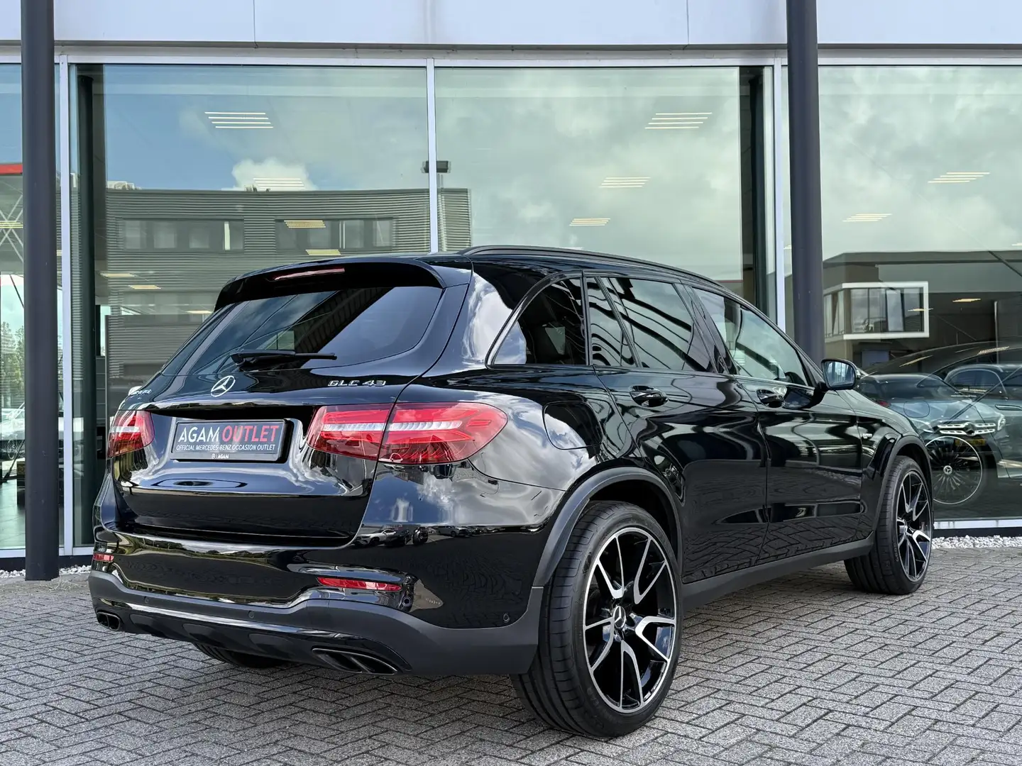 Mercedes-Benz GLC 43 AMG 4MATIC Panorama dak | Dealer onderhouden Zwart - 2