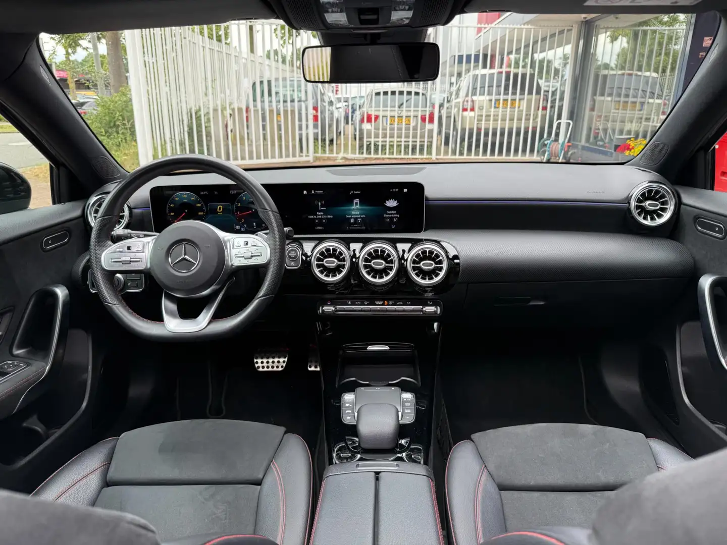 Mercedes-Benz A 180 AMG | Pano | Ambient | Burmester Grijs - 2
