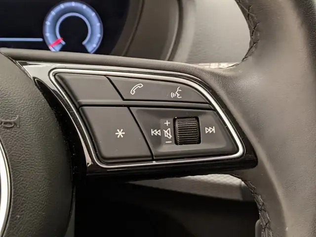 Audi Q2 view 12