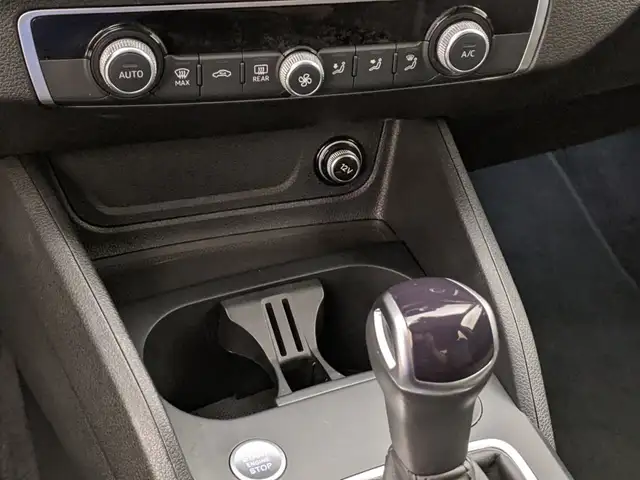 Audi Q2 view 13