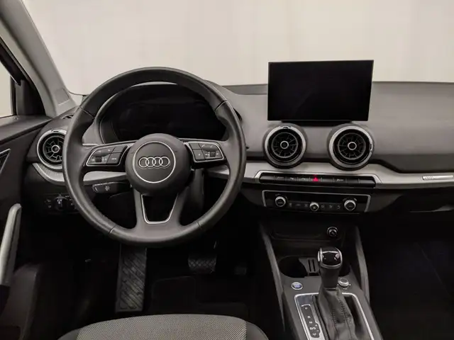 Audi Q2 view 7