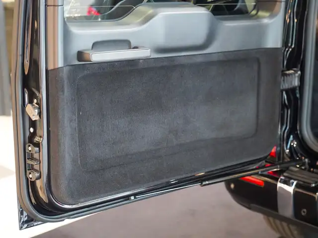 Mercedes-Benz G-Class view 7