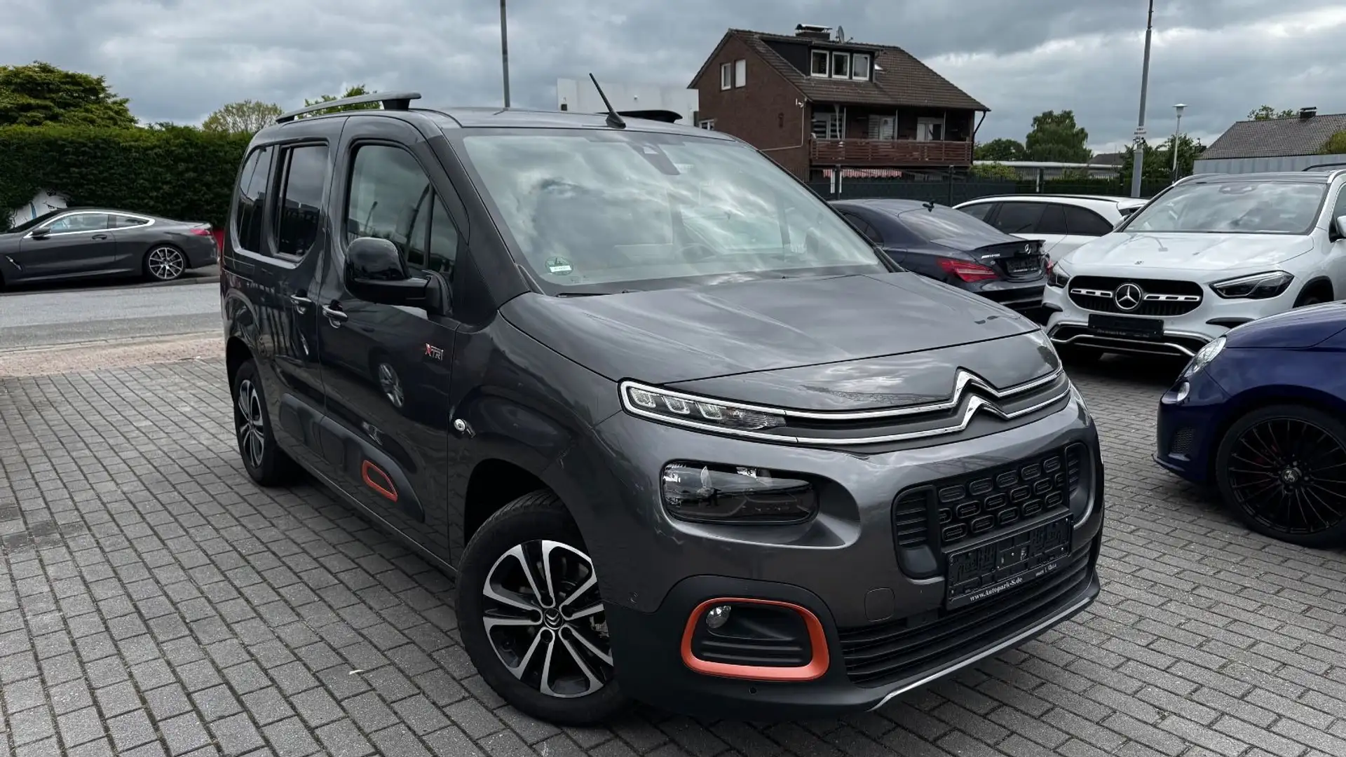 Citroen Berlingo Shine M  | 1.HAND| PANO-DACH | HEAD-UP Grau - 1