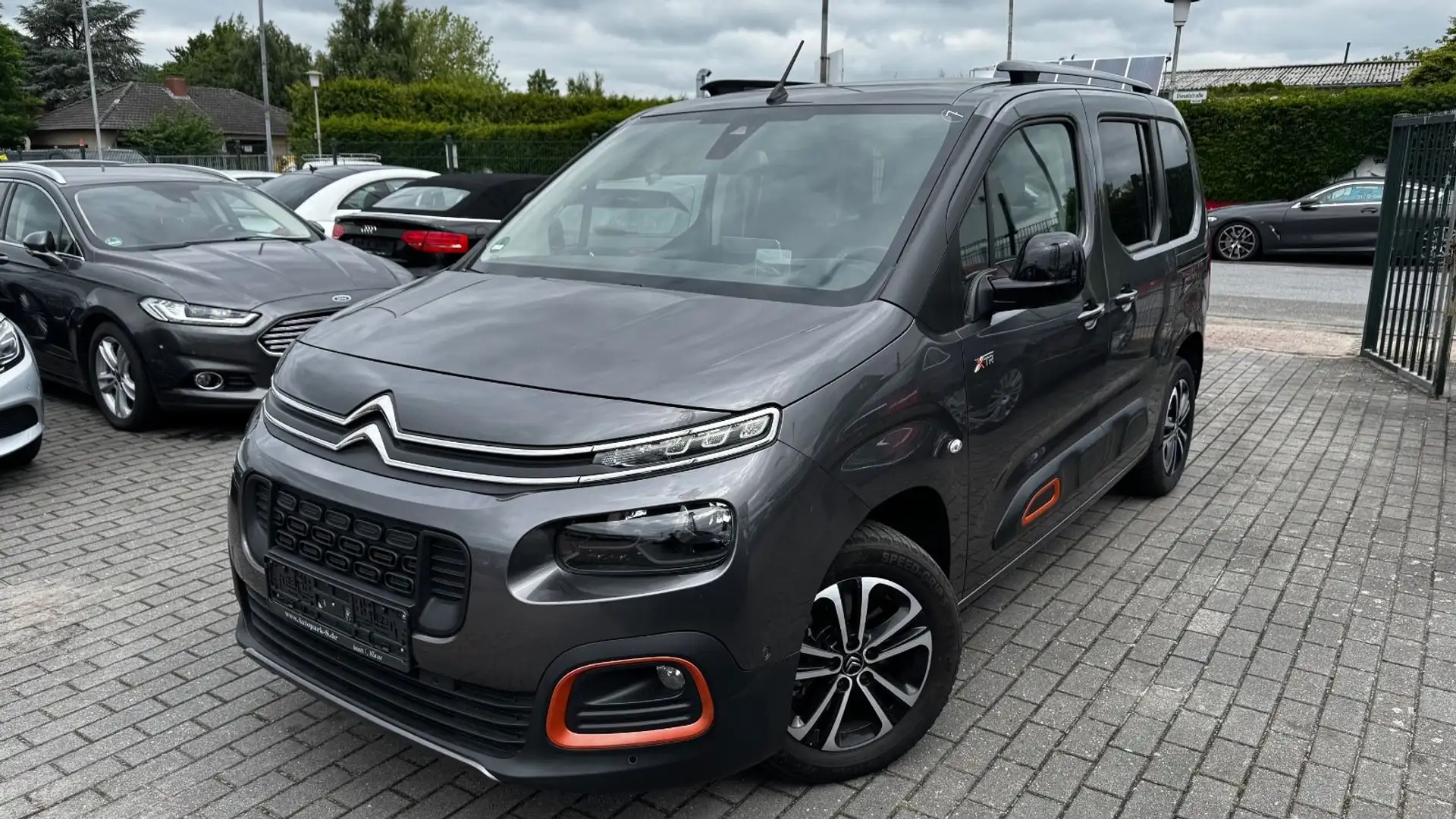 Citroen Berlingo Shine M  | 1.HAND| PANO-DACH | HEAD-UP Grau - 2