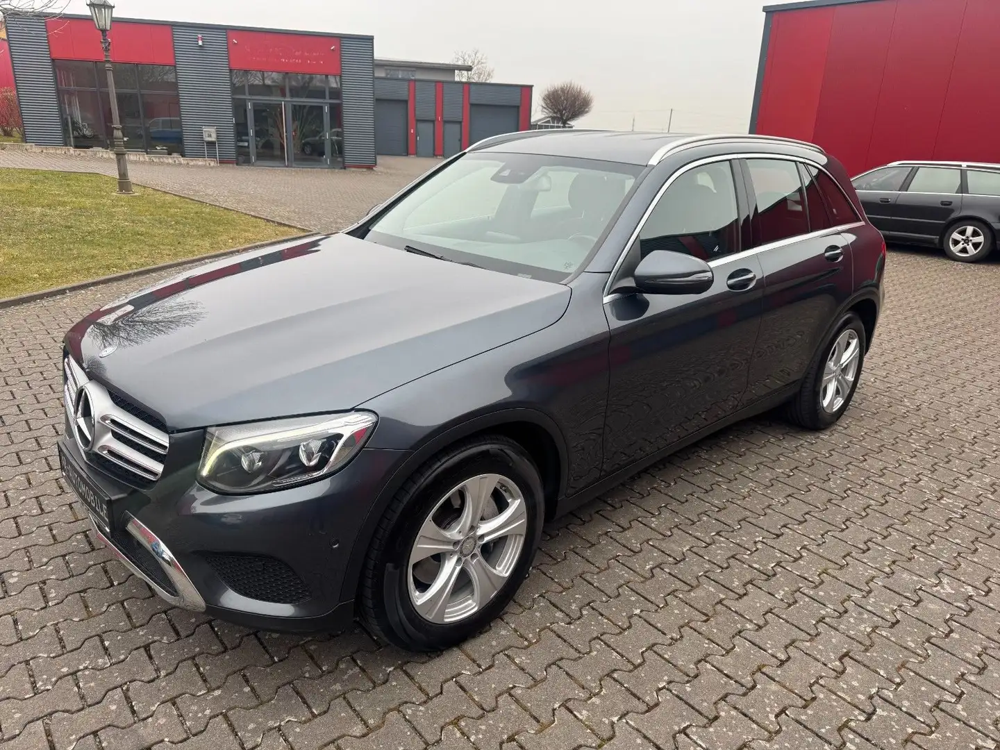 Mercedes-Benz GLC 220 d 4Matic LED Kamera AHK Elektr. Klappe Grijs - 1