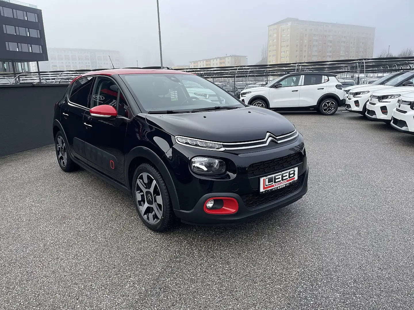 Citroen C3 PureTech 82 5-Gang-Manuell Shine Schwarz - 2