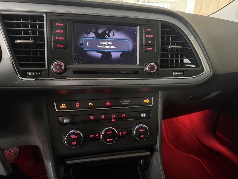 SEAT Leon 1.4 TSI FR — photo 9