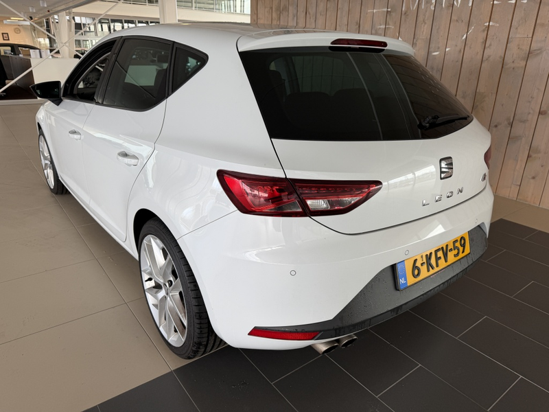 SEAT Leon 1.4 TSI FR — photo 5