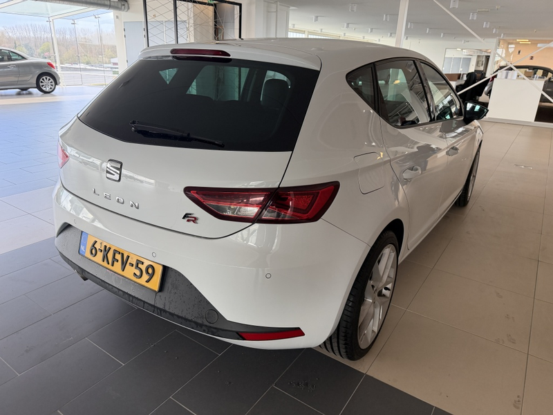 SEAT Leon 1.4 TSI FR — photo 4