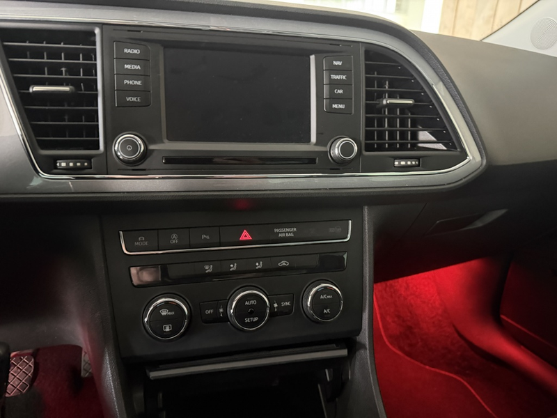 SEAT Leon 1.4 TSI FR — photo 8