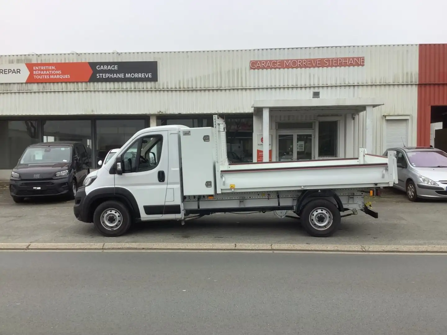 Fiat Ducato BENNE 140CV BVM6 PRO LOUNG Blanco - 1