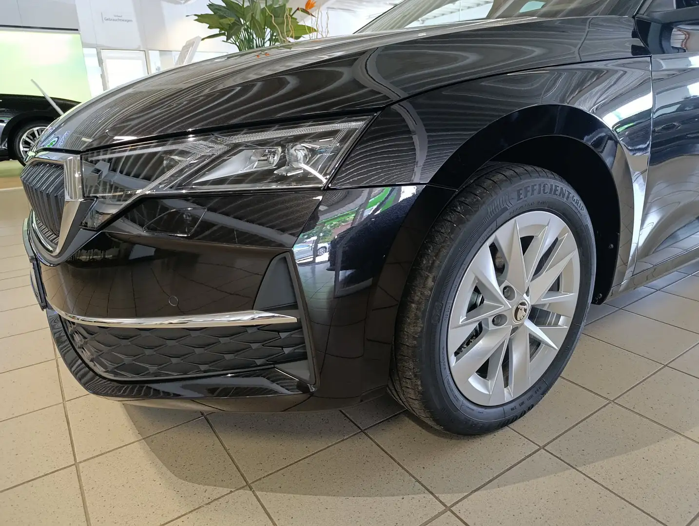 Skoda Octavia 1.5 TSI 85 kW Essence Noir - 2