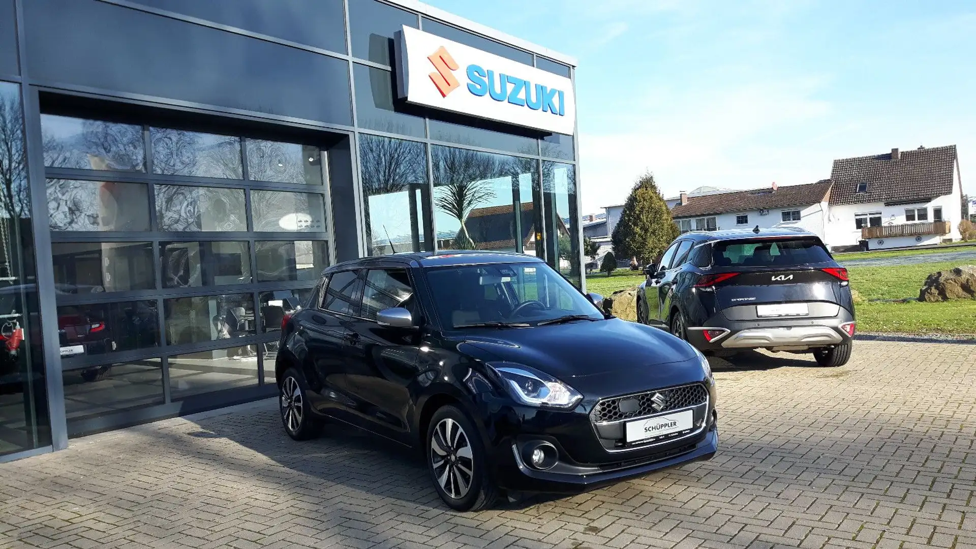 Suzuki Swift 1,0 Comfort+ Hybrid Negro - 2