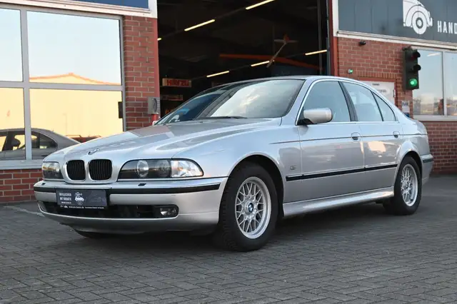 BMW 528 i E39 *XENON*LEDER*TEMPOMAT*GARANTIE*