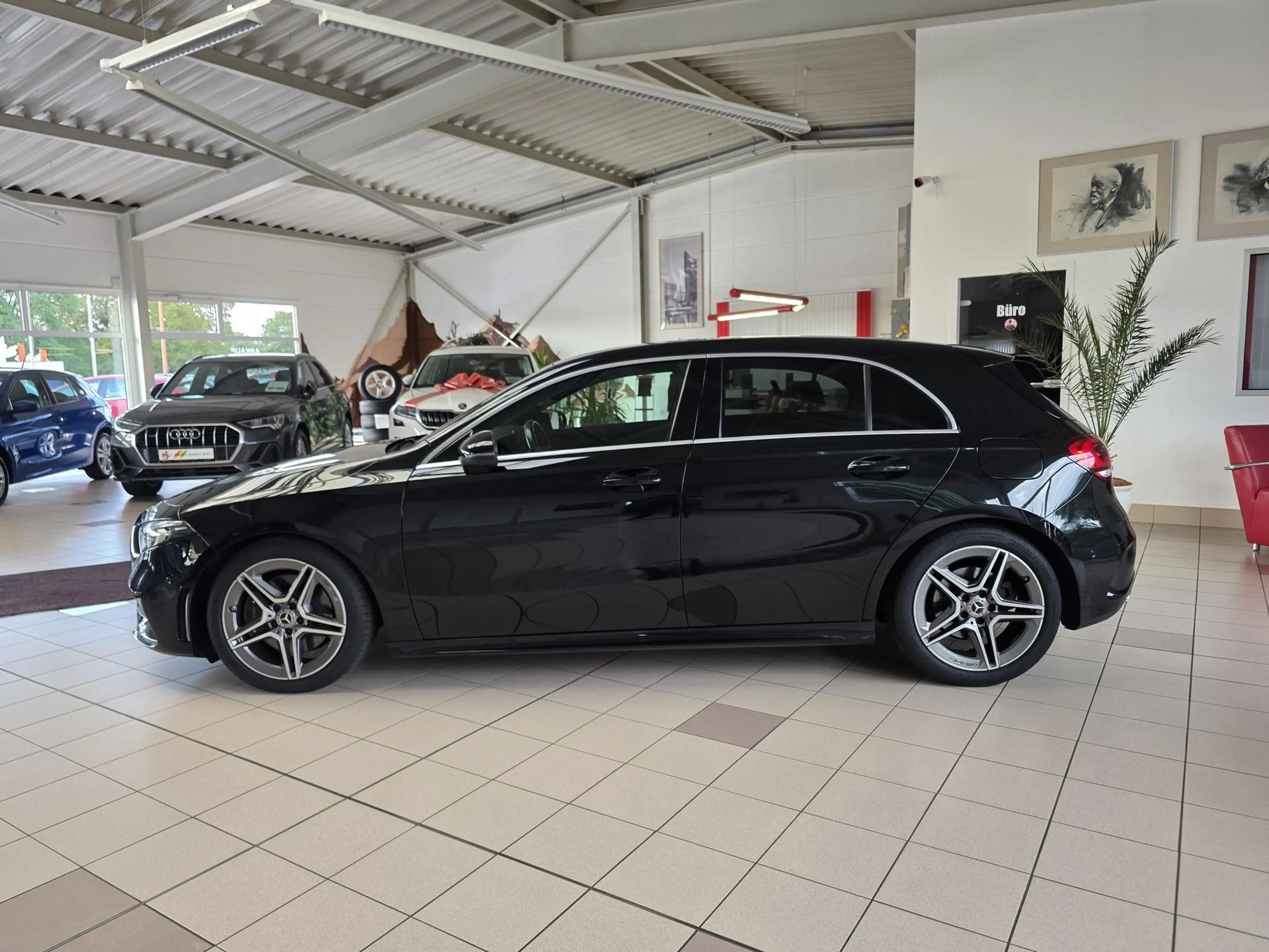 Mercedes-Benz A 220 A 220 AMG Line DCT/Navi/MBUX/LED/Ambiente/Kamera — photo 4